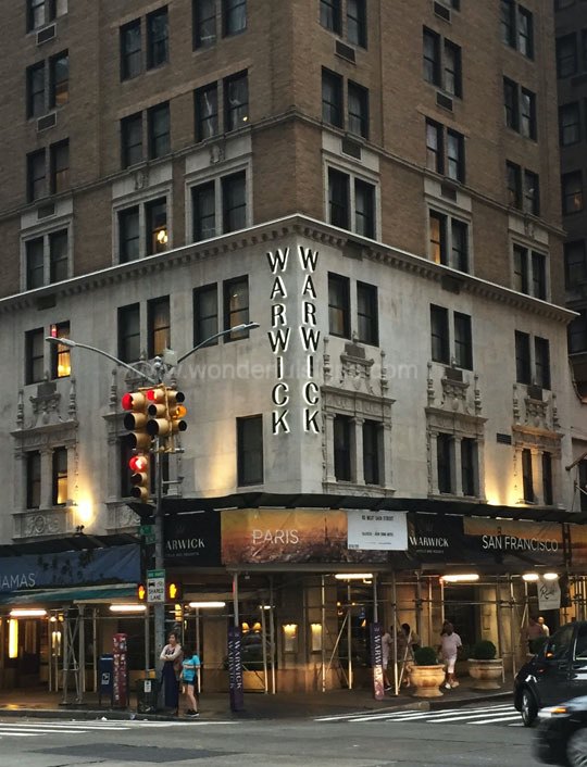 new york hotel signs